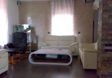 15363811_8_644x461_vand-casa-superfinisata-pt-pretentiosi-in-floresti-.jpg